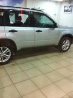 Автомобиль Nissan X-Trail внедорожник фото