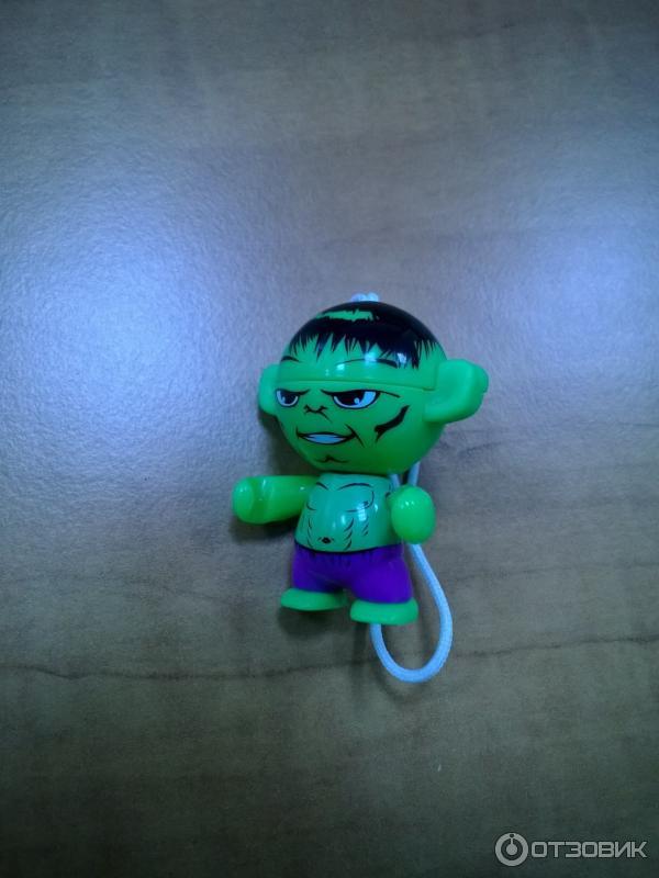 Шоколадное яйцо Kinder Surprise Супергерои Marvel фото