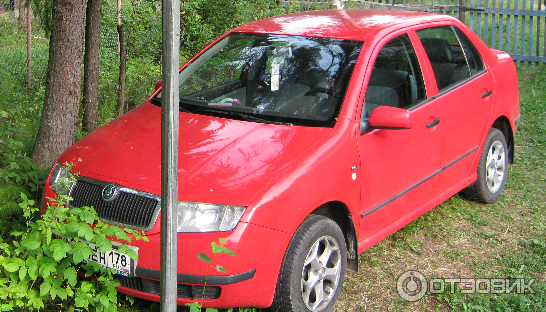 Автомобиль Skoda Fabia седан фото