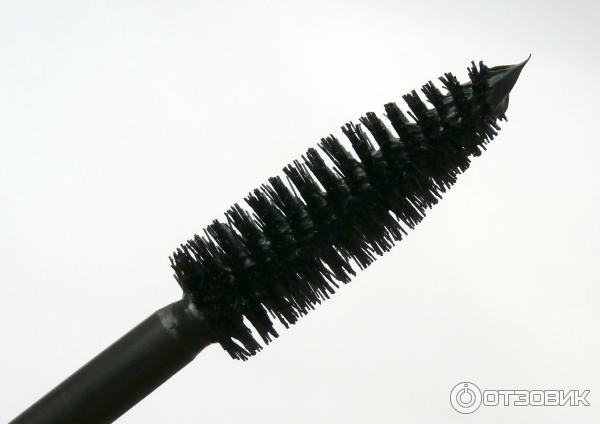 Набор: тушь для ресниц Farres cosmetigs Volume Glamur ULTRA BLACK и карандаш для глаз фото