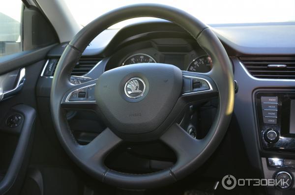 Skoda Octavia кузов A7 рулевое колесо