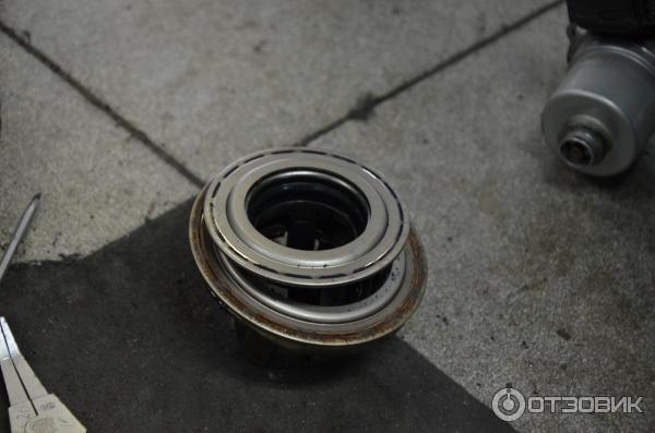 Дефектуем выжимной подшипник.