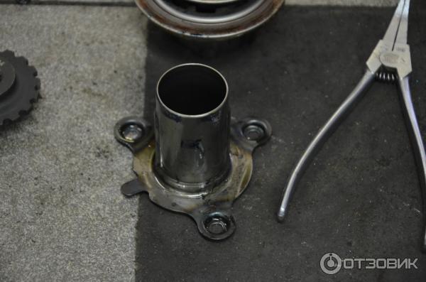 Хорошим показателем течи масла является мокрая направляющая втулка выжимного подшипника