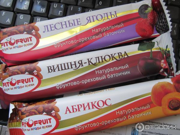 Натуральный фруктово-ореховый батончик Fit Fruit Лесные ягоды фото