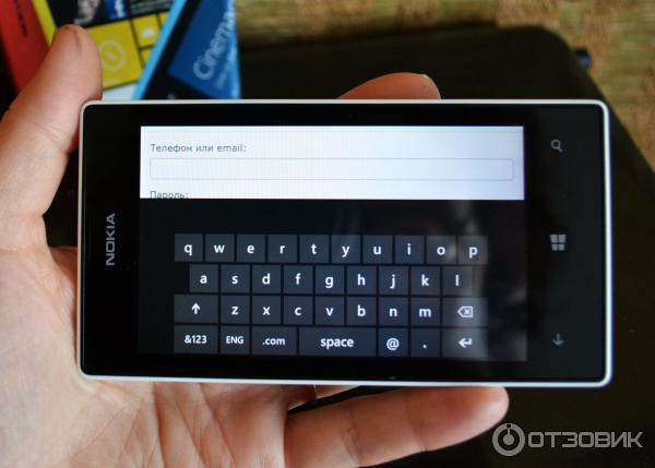 Мобильный телефон Nokia Lumia 520 фото