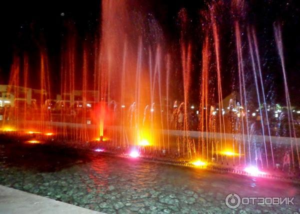 Шоу Поющие фонтаны в Golden Five City (Египет, Хургада) фото