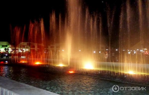 Шоу Поющие фонтаны в Golden Five City (Египет, Хургада) фото