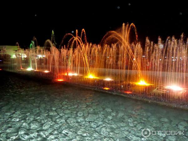 Шоу Поющие фонтаны в Golden Five City (Египет, Хургада) фото