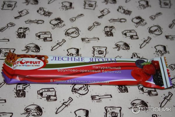 Натуральный фруктово-ореховый батончик Fit Fruit Лесные ягоды фото