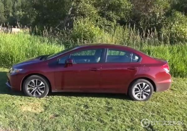 Автомобиль Honda Civic седан фото