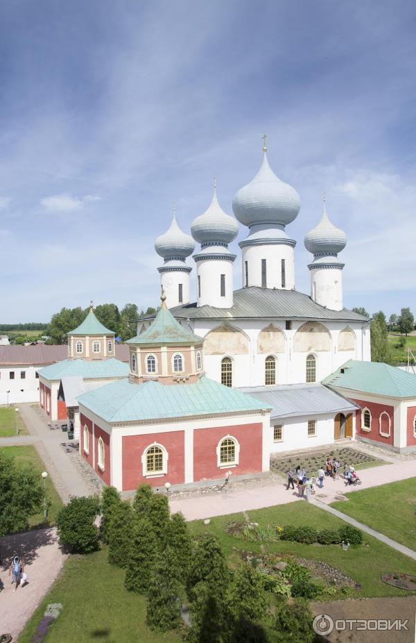 Тихвинский богородичный успенский мужской монастырь фото