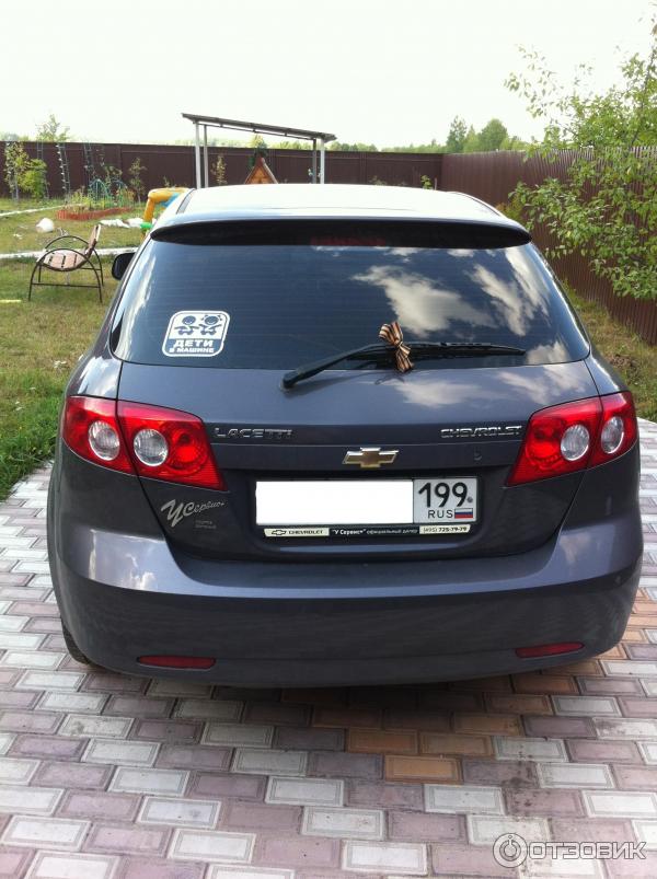 Автомобиль Chevrolet Lacetti хэтчбек фото