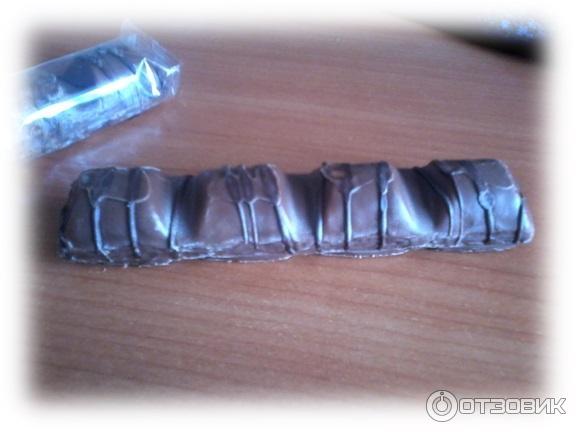 Вафли Kinder bueno покрытые молочным шоколадом с молочно-ореховой начинкой фото