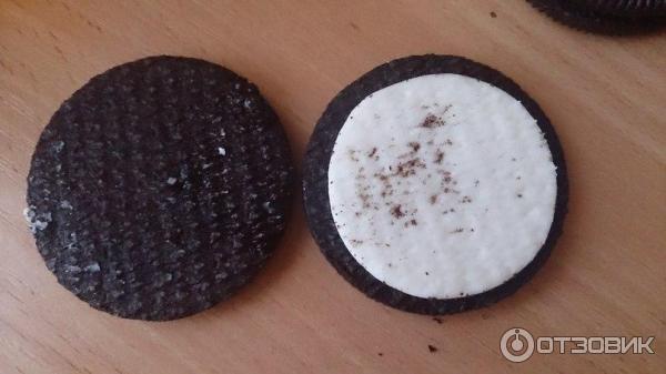 Печенье OREO с какао и кремовой начинкой фото