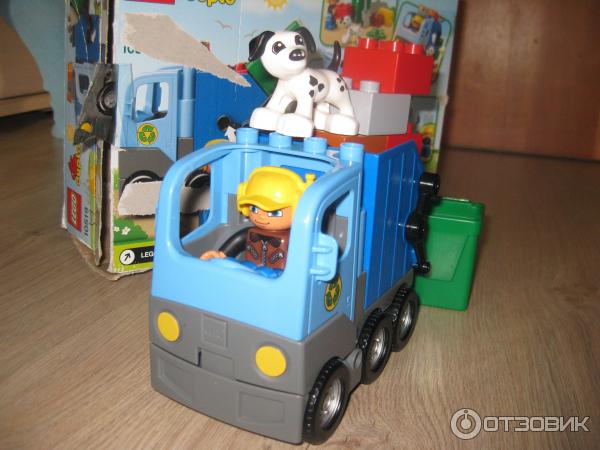 Конструктор Lego Duplo Мусоровоз фото