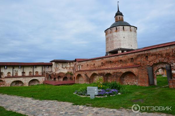 внутри монастыря