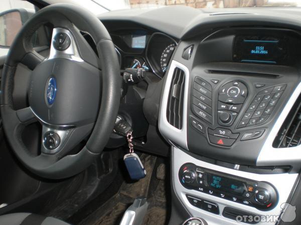 Автомобиль Ford Focus 3 - хэтчбек фото