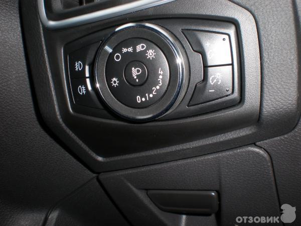 Автомобиль Ford Focus 3 - хэтчбек фото