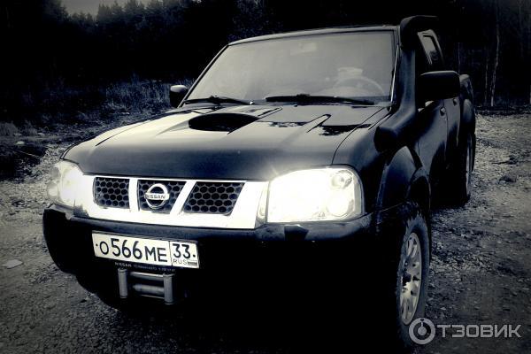 Автомобиль Nissan NP300 пикап фото