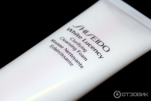 Очищающая пенка выравнивающая цвет лица Shiseido White Lucency фото