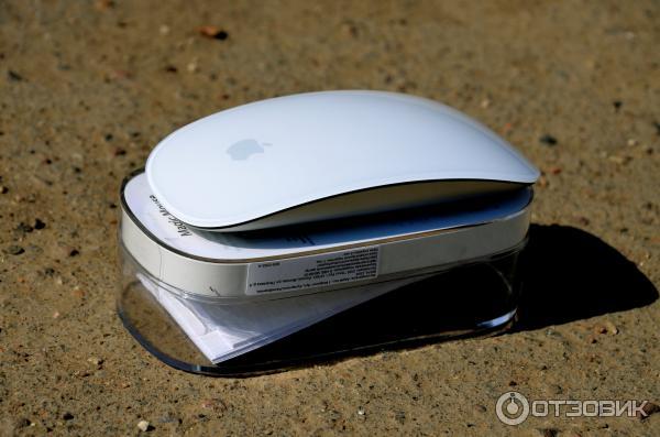 Apple Magic Mouse Из-за низкого профиля мыши, вся рука елозит по столу.