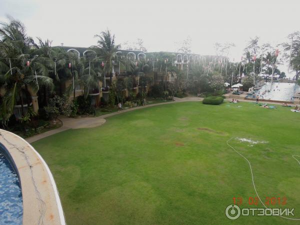 отель Phuket Graceland Resort