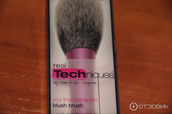 Кисть для румян Real Techniques Blush Brush фото