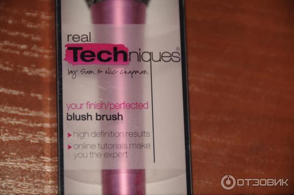 Кисть для румян Real Techniques Blush Brush фото