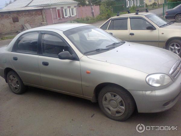 Автомобиль Chevrolet Lanos седан фото