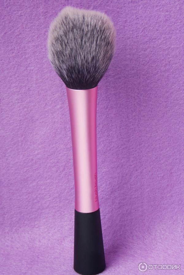 Кисть для румян Real Techniques Blush Brush фото