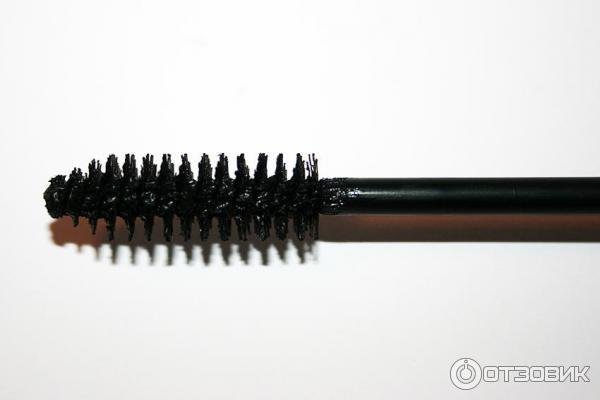 Тушь для ресниц Kiko Luxurious Lashes Maxi Brush Mascara фото