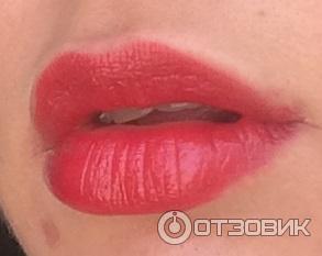 Губная помада Chanel Rouge Coco Shine фото