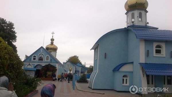 Почаевская лавра. Источник Св. Анны (Украина, Почаев) фото