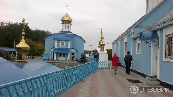 Почаевская лавра. Источник Св. Анны (Украина, Почаев) фото