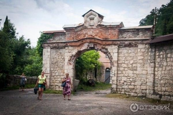 Симоно-Кананитский (Ново-Афонский) монастырь (Абхазия, Новый Афон) фото