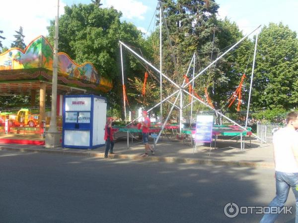 Парк аттракционов Аттрапарк на ВВЦ (Россия, Москва) фото