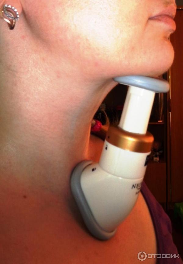 Убрать второй подбородок массажером. Корректор силуэта шеи neckline Slimmer. Тренажер для подбородка. Массажер от второго подбородка. Прибор от двойного подбородка.