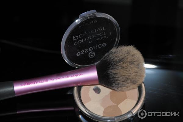 Essence Mosaic compact powder Компактная мозаичная пудра фото