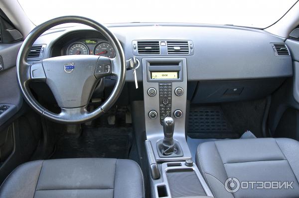 Volvo S40 1.6 100 л. с. 5 МКПП 0-96 км. ч за 11.9 секунд