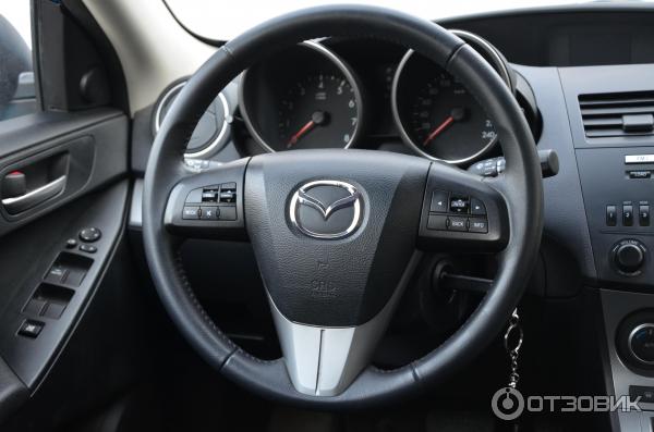 MAzda3 предыдущего поколения. Яркий представитель семейства Control Blade.