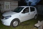 Автомобиль Renault Sandero хэтчбек фото