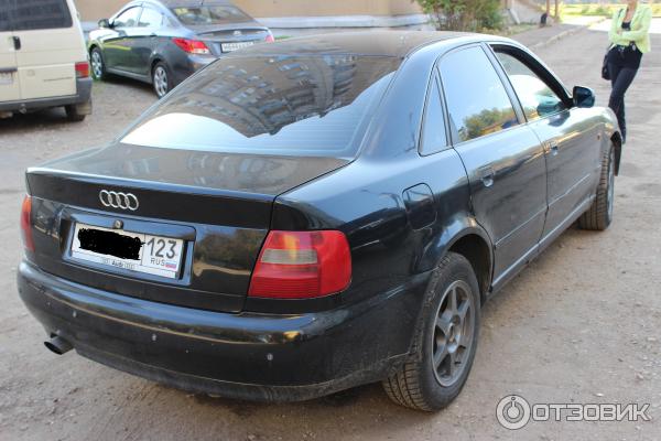 Автомобиль Audi A4 седан фото