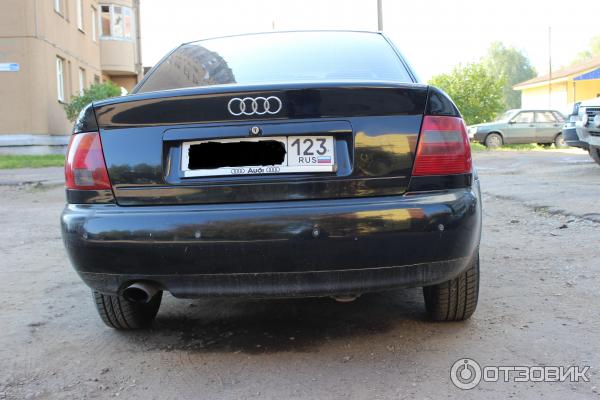 Автомобиль Audi A4 седан фото