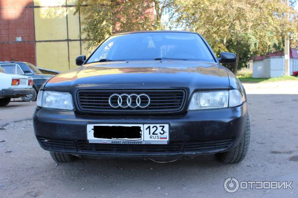 Автомобиль Audi A4 седан фото