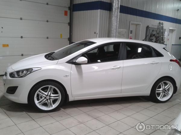 Автомобиль Hyundai i30 хэтчбек фото