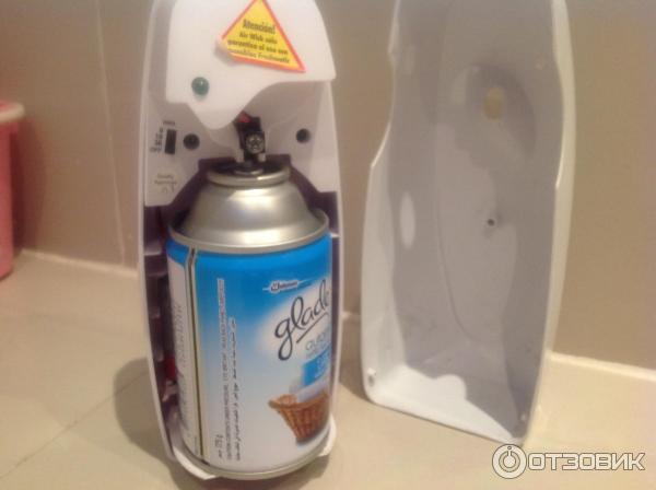 Автоматический освежитель воздуха AirWick FreshMatic фото