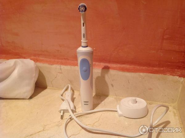 Электрическая зубная щетка Oral-B Braun Timer фото