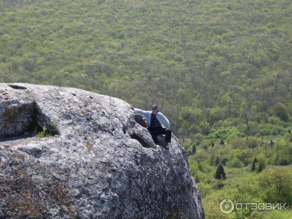 Средневековый пещерный город Эски-Кермен (Россия, Крым) фото