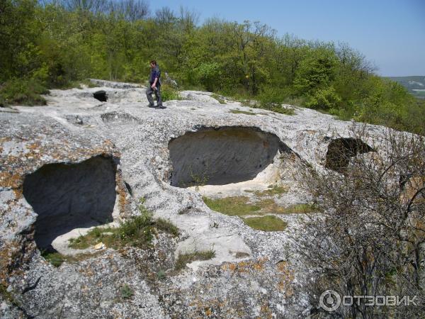 Средневековый пещерный город Эски-Кермен (Россия, Крым) фото