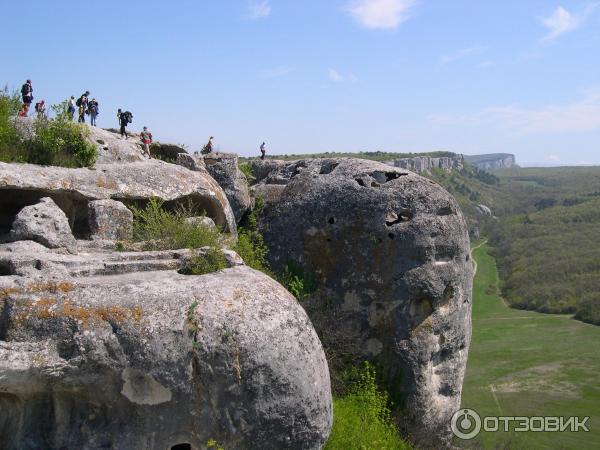 Средневековый пещерный город Эски-Кермен (Россия, Крым) фото